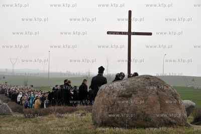 Droga krzyzowa na Gorze Jana Pawla II w Pelplinie pod...