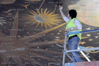 Podczas prac remontowych dawnej sali restauracyjnej...