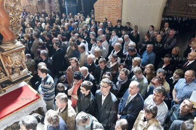 Bazylika katedralna w Pelplinie. Uroczystości pogrzebowe...