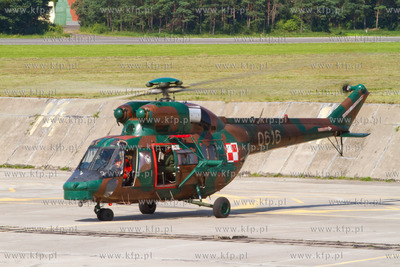 W Gdyni Babich Dolach zalogi smiglowcow W-3 z 25 Brygady...