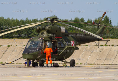 W Gdyni Babich Dolach zalogi smiglowcow W-3 z 25 Brygady...