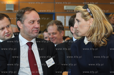 Podpisanie porozumienia miedzy Grupa LOTOS SA i Polskim...