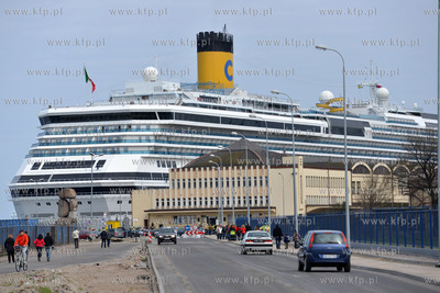 Do gdynskiego portu zwinal wycieczkowiec Costa Pacifica,...