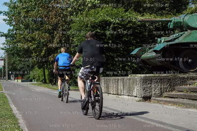 Gdańsk. Ścieżka rowerowa wzdłuż al. Grunwaldziej.08.08.2016...