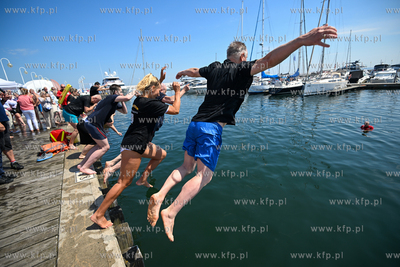 Sopot. 15. edycja Skoku z Molo. Celem tegorocznej akcji...