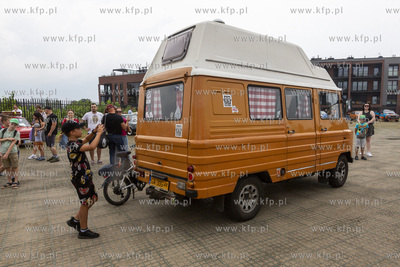 Wakacyjny zlot motoryzacyjny samochodów polskiej produkcji...