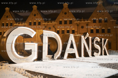 Zima w Gdańsku nocą. Ołowianka. 14.02.2021 Fot....