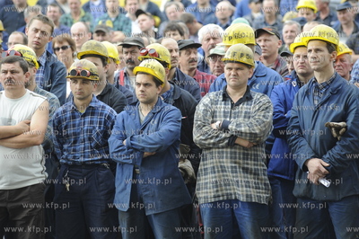 Protest stoczniowcow ze Stoczni Gdynia w związku z...