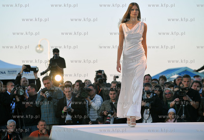 Sopot Fashion Day na molo w Sopocie. Pokaz kolekcji...
