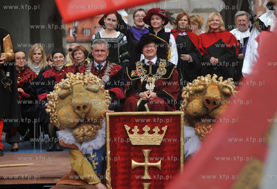 Uroczysta parada z okazji Swieta Miasta. Wjazd krola...