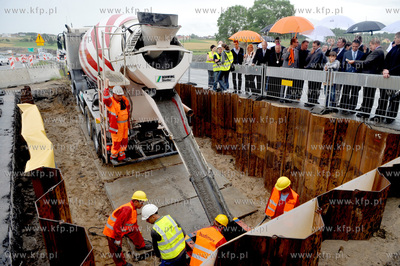 Gdansk.  Obwodnica Trojmiasta. Wmurowania kamienia...