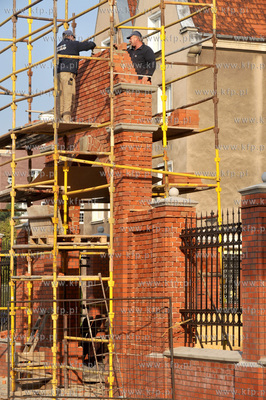 Rekonstrukcja bramy i ogrodzenia wokol kosciola sw....