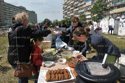 Streetwaves czyli artystyczna akcja miejska w Gdansku...