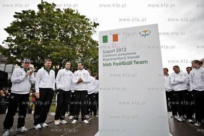 Ceremonia powitania drużyny Irlandii na Placu Przyjaciol...