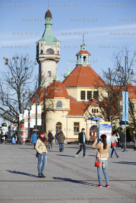Plac Przyjaciol Sopotu i latarnia morska.
12.03.2014
fot....