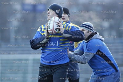 Stadion Ogniwa Sopot. Noworoczny mecz rugby. Nz. Jarosław...