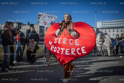 Manifestacja artystyczna Teatr Mostownia z okazji Międzynarodowy...