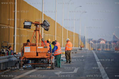 Gdansk. Budowa wezla drogowego Karczemki i trasy WZ....