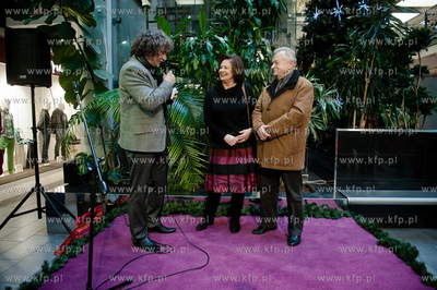 Gdansk. Centrum Handlowe Manhattan. Premiera i promocja...