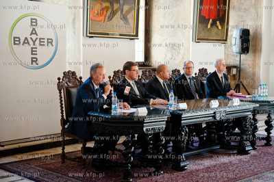 Gdansk. Ratusz Glownego Miasta. Konferencja prezentujaca...