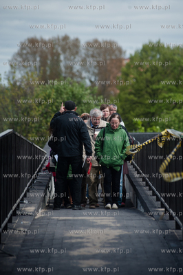 Gdansk. Pierwszy spacer Gdanszczan po Murze Teatru...