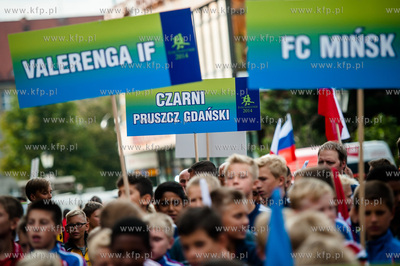 Gdansk. Ul. Dluga. Parad zawodnikow uczestniczacych...
