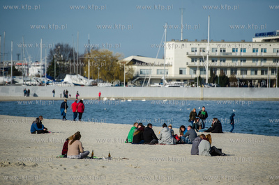 Gdynia. Plaza Miejska. Pierwszy prawdziwie wiosenny,...