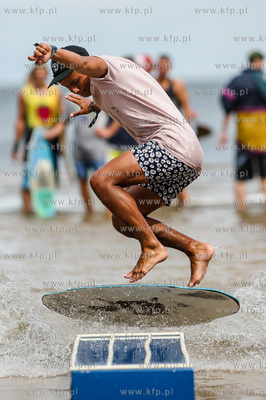 Gdańsk. Plaża Jelitkowo. Zawody Dakine Polish Skimboarding...