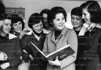 Nauczycielka i uczennice z Liceum Ekonomicznego w Tczewie...