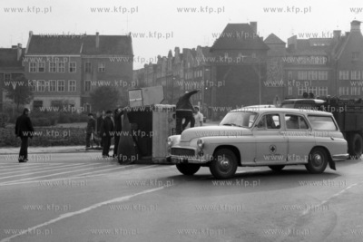 Kolizja samochodow na rondzie na Targu Drzewnym w Gdansku....
