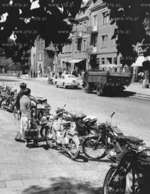 Parking motocykli na rynku w Starogardzie.
15.07.1963
odb_2023_08_01
Fot....