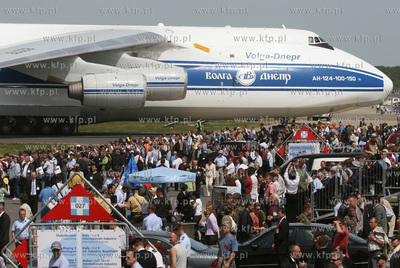Berlin, ILA Air Show 2008. Nz. Antonow 124, linii Volga...