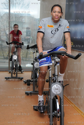 Sportowy Dzien Kobiet z koszykarkami Lotosu PKO BP...