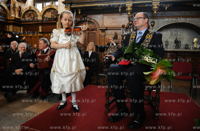 Gdansk. Dwor Artusa. Wreczenie Medali sw. Wojciecha...