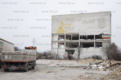 Gdynia. Rozbiorka magazynu portowego pomiedzy ulicami...