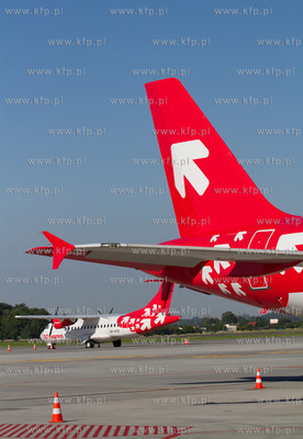 Lotnisko im Lecha Walesty w Gdansku Rebiechowie. Na...