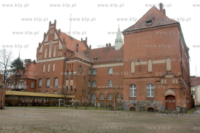 Budynek Liceum Ogolnoksztalcacego im. Wojciecha Ketrzynskiego...