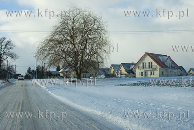 Zimowe krajobrazy przy ul. Spacerowej w Dobrzewinie...