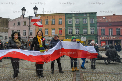 Uroczystosci na rynku w Kościerzynie z okazji 102....