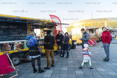 Gdańsk. Jemy na Stadionie. Największy zlot food trucków...