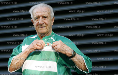 Byly pilkarz i trener Lechii Gdansk Roman Rogocz 28.05.2007...