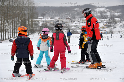 Stok narciarski w Przywidzu na Kaszubach. Na miejscu...