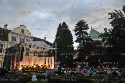 Gdansk. Park oliwski, V Miedzynarodowy Festiwal Mozartowski...
