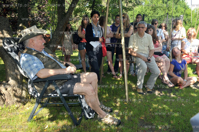 Lech Walesa wraca do formy. Pierwsze spotkanie po pobycie...