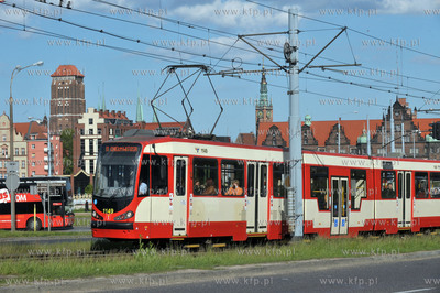 Gdansk. Tramwaj Duwag N8C nazwany potocznie Dortmundem...