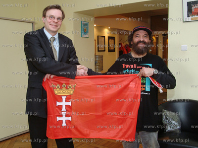 Joel Buton francuz ktory od 1999 roku pieszo podrozuje...