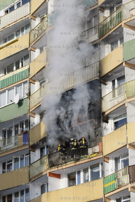 Gdansk Przymorze.Pozar wybuchl na piatym pietrze w...