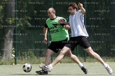 Gdansk Zaspa. Pilkarski turniej dzikich druzyn Do przerwy...