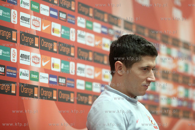 Gdansk. PGE Arena. Nznapastnik reprezentacji Polski...