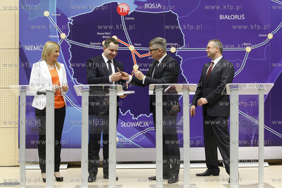 Gdansk. Amber Expo. PERN Przyjazn podpisal  umowę...